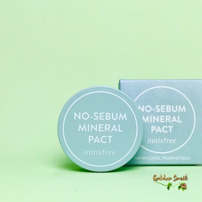 Бесцветная минеральная матирующая компактная пудра Innisfree No-Sebum Mineral Pact