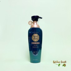 Шампунь от выпадения волос для жирной кожи головы Daeng Gi Meo Ri Hair Loss Care Caffeine Shampoo For Oily Scalp 400 мл